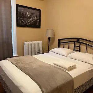 Guest house Adas, Toronto