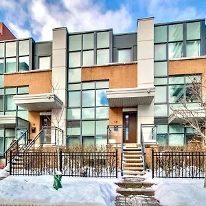 Guest house In Downtown, Toronto