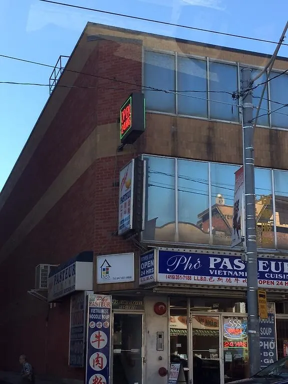 525 Inn Toronto 2*,  Canada